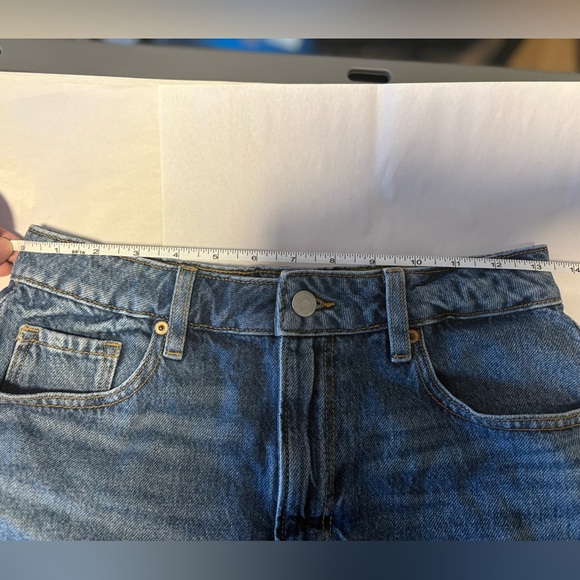 Dynamite Ella Organic Cotton High Rise Cutoff Mom Jean Shorts – Size 27 - Picture 8 of 8